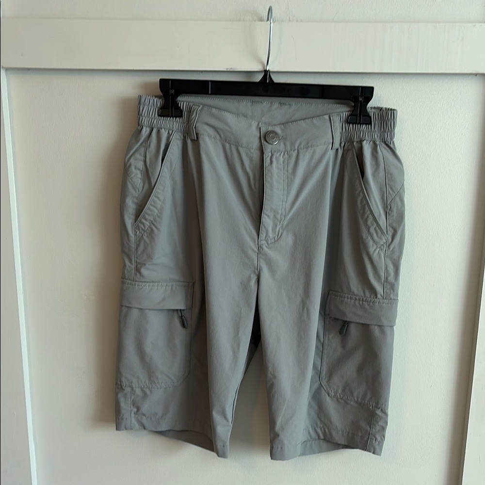 Mid-Rise Gray Cargo Shorts